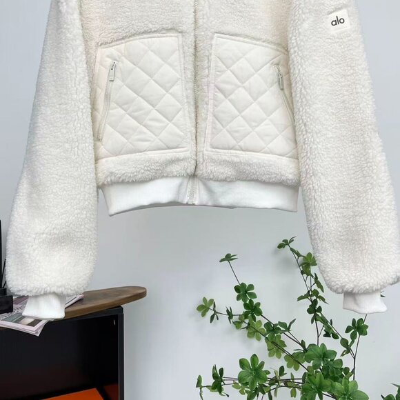 Alo White Lambswool Patchwork Coat, Gentle and Warm Short Jacket, Women's Size M - Picture 7 of 9